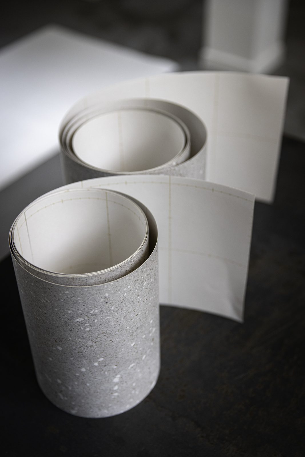 Recortes enrollados de vinil Cover Styl' con textura de piedra